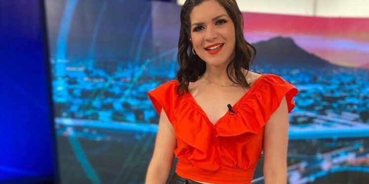 Una conductora de TV se desmayó en plena transmisión en vivo: ¿qué ocurrió?