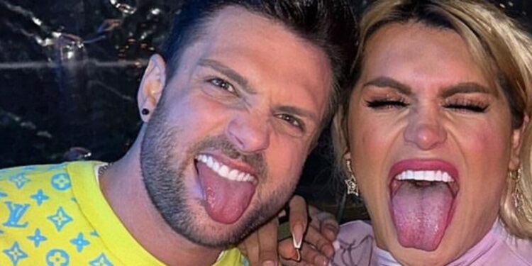 Wendy Guevara se muda con Nicola y viven todo un reality show