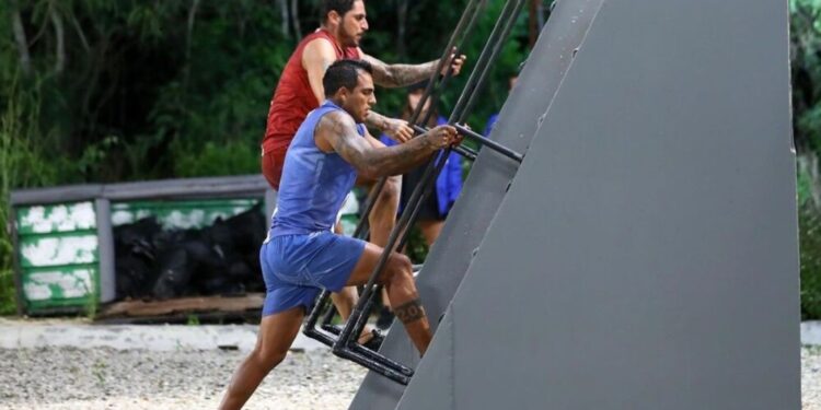 Tepa solís y Javi Cortés en Exatlón México