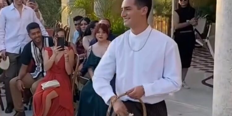 Critican a Emilio Osorio por su ropa.