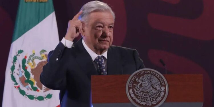 Padecimiento ocular afecta a AMLO