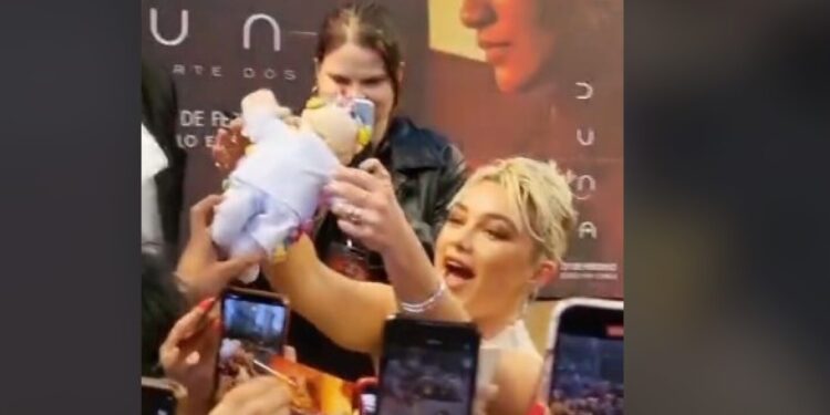 Sorprenden a Florence Pugh con un tierno Dr. Simi en el estreno de Dune 2: así reaccionó la actriz