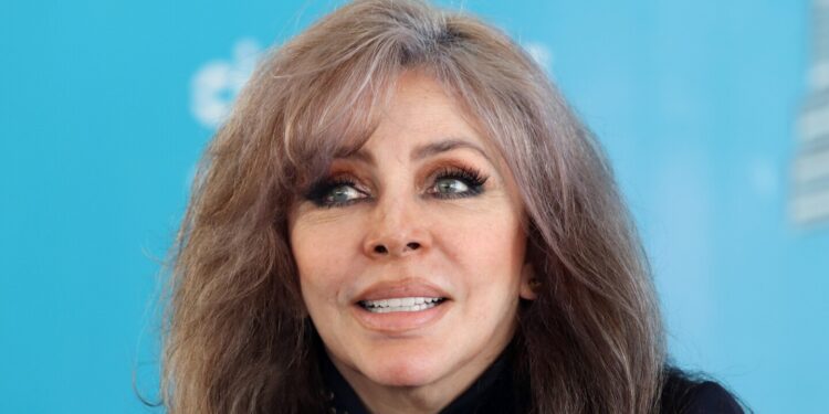 Verónica Castro se roba el show en concierto de su hijo, Cristian, con Yuri: VIDEO