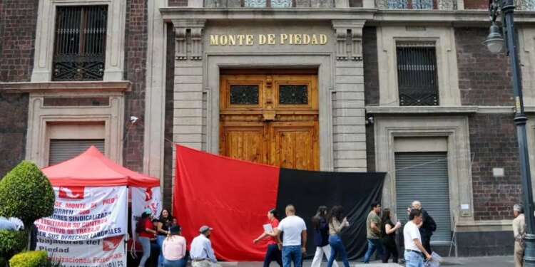 ¿Cómo hacer el pago del refrendo en Monte de Piedad?