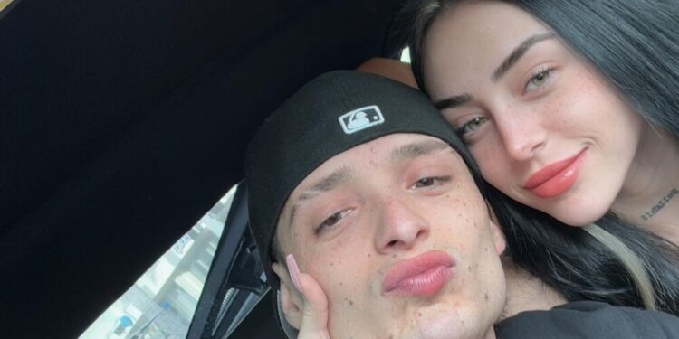 Peso pluma y su novia nicki.jpg