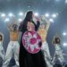 Laura Pausini cantó con una mascarilla de oxígeno en la Arena CDMX, ¿qué le pasó a la cantante?