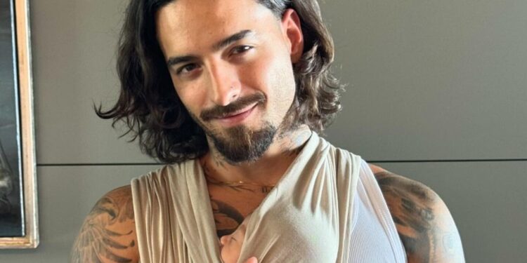 Maluma comparte las primeras fotos de su bebé París y enternece a todos