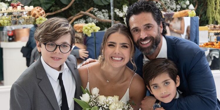 ¡En bikini! Michelle Renaud presume su pancita de embarazo