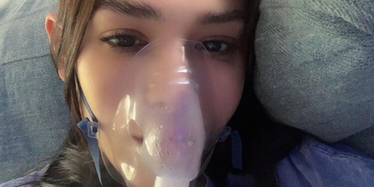 ¿Qué le pasó a Danna Paola? Esta es la preocupante razón por la que apareció con oxígeno