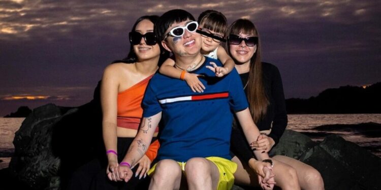 Dani Flow y sus novias