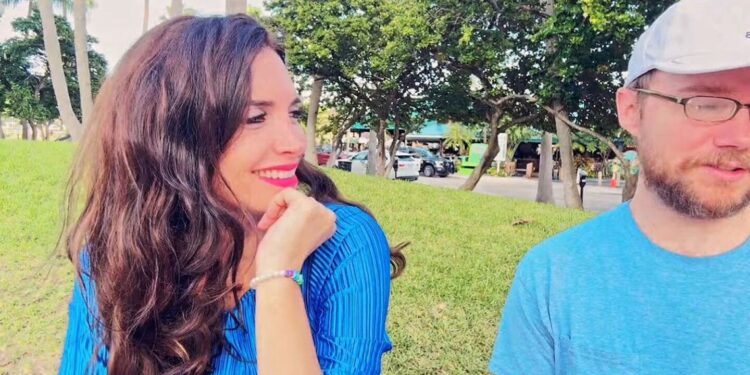 Arrestan a la influencer Elisa Jordana por golpear a su novio en plena transmisión en vivo: VIDEO