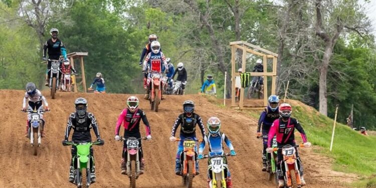 Así fue el emotivo homenaje que recibió el sobrino de Andrea Legarreta en el lugar donde fue el trágico accidente