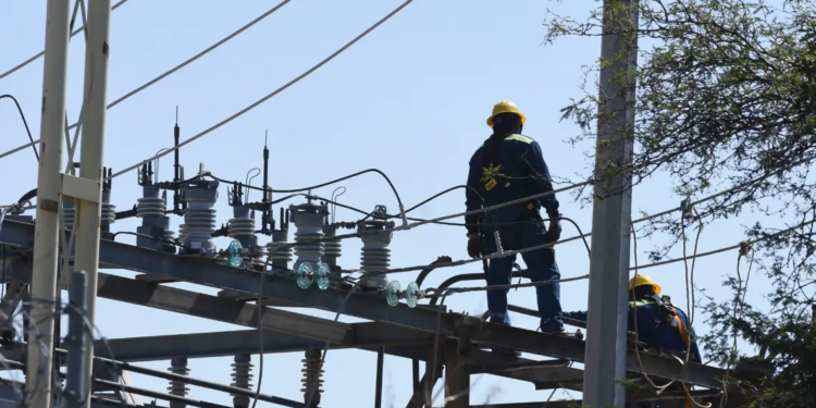 CFE descubre opacidad en subsidiarias.