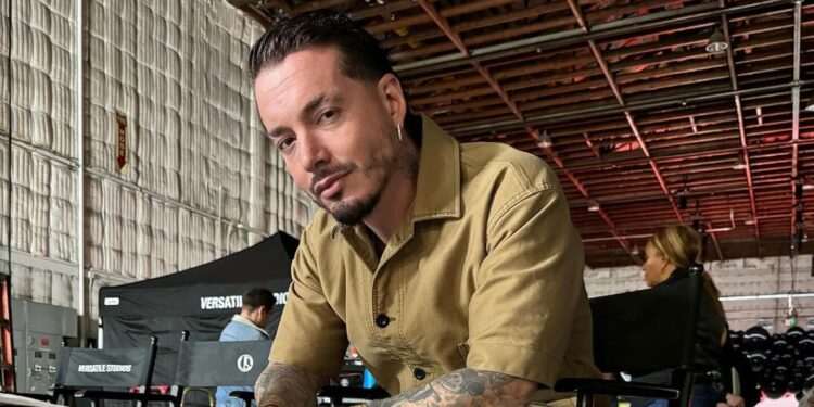 J Balvin desató el debate tras captar un objeto extraño con su celular, ¿es acaso una nave espacial?