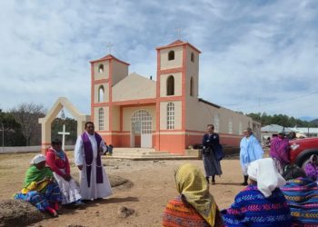 Reconstruyen templo en Guachochi, Chihuahua.