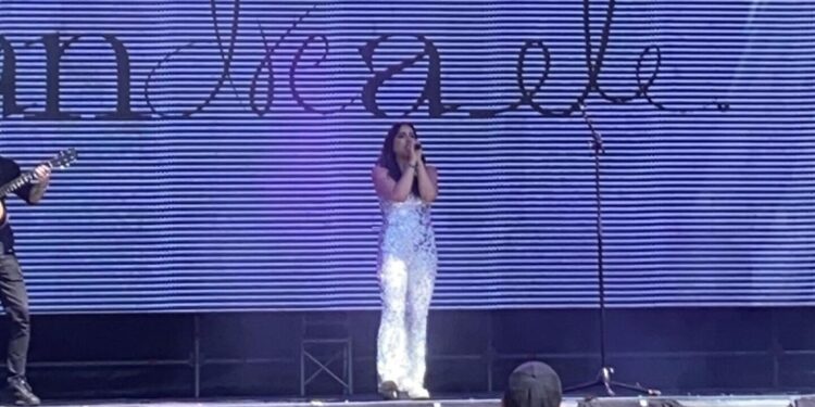 Una ex participante de La Voz México debutó en el Tecate Pa'l Norte en un show sin público y esta fue su reacción