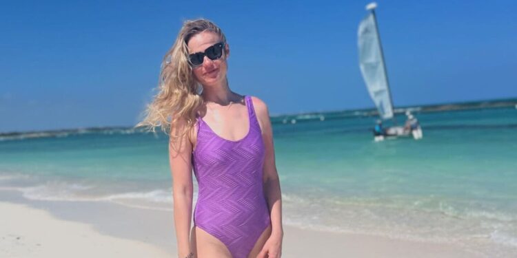 ¿Por qué acusaron a Ana Layevska de maltrato animal? Este fue su nado con mantarrayas que generó polémica