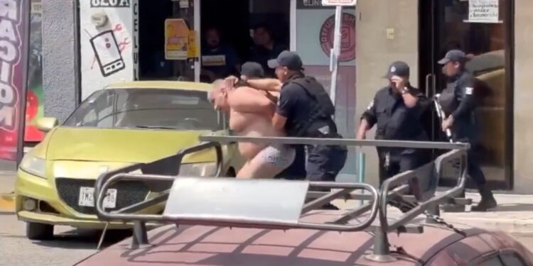 ¿Quién es Shocker, el exluchador que fue sacado de un hotel de Oaxaca en ropa interior?