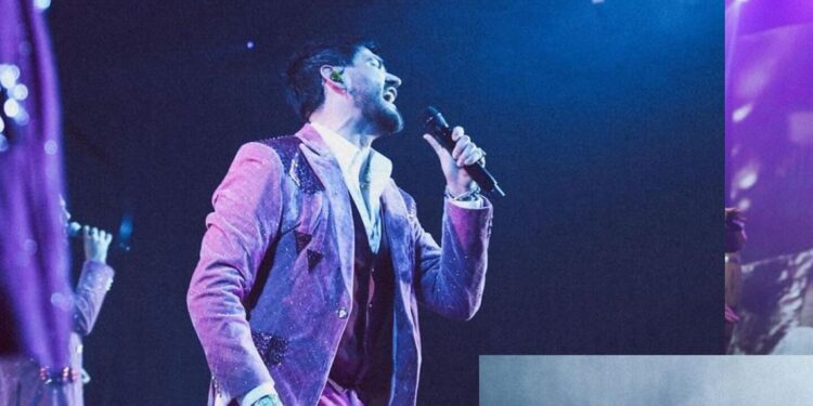 ¿Ricky Yocupicio fue acosado en el escenario? Este es el fuerte video del incomódo momento que vivió el cantante de El Recodo