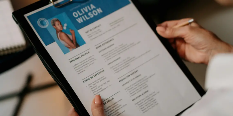 Edomex prohíbe foto en CV