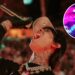 Natanael Cano se cayó en pleno concierto en Aguascalientes y el VIDEO se volvió viral por un detalle