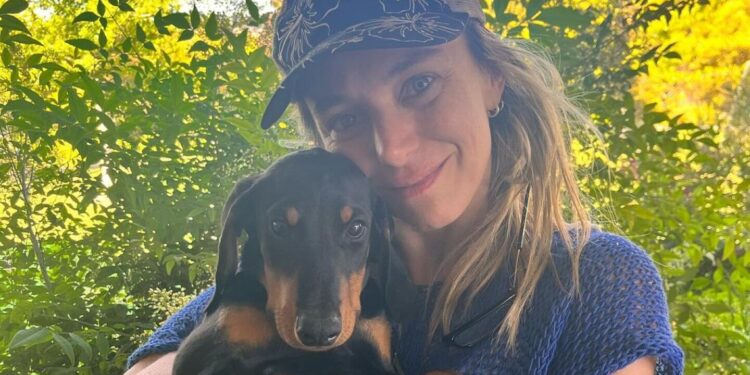 Quién es Mariana Derderián, la actriz que perdió a su hijo de seis años en un devastador incendio