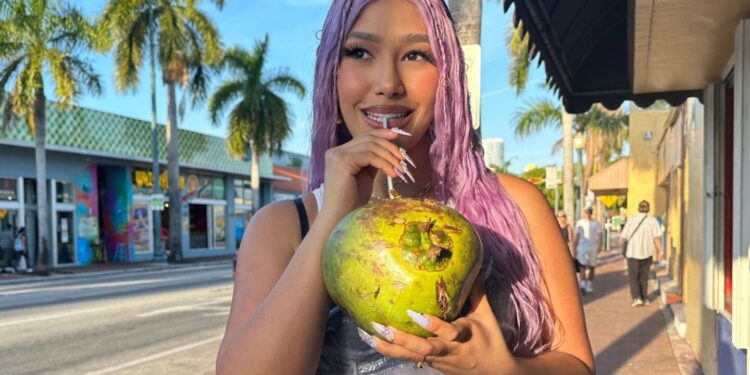 Farina inicia nueva era musical con la canción viral "El Caballito": ¿Ya la escuchaste?