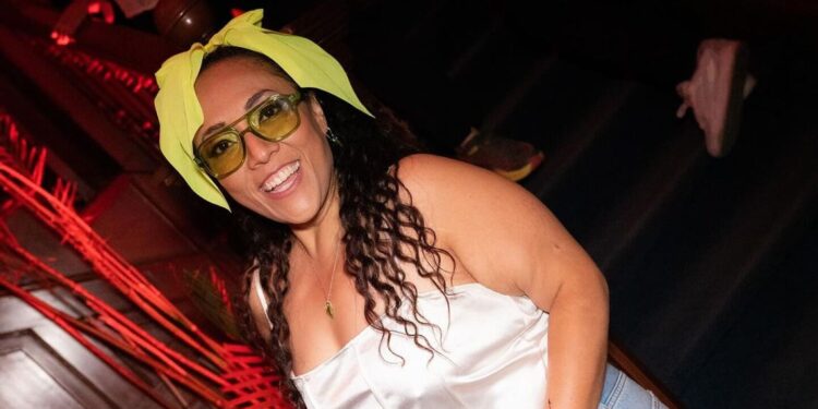 Michelle Rodríguez se dejó ver con su novia en un íntimo beso que enterneció a sus seguidores: VIDEO