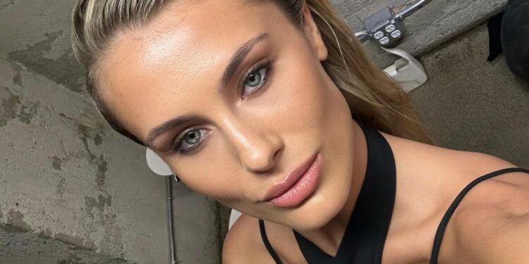 Mollie Gould, la exnovia de Luis Miguel, conquistó las redes con esta candente sesión de FOTOS