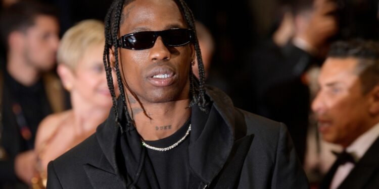 Travis Scott fue arrestado en Miami por protagonizar una pelea estando intoxicado y alterar el orden público