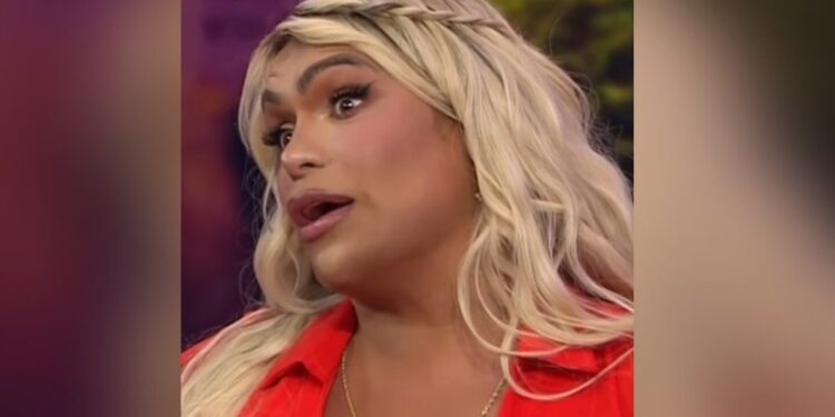 ¡En pleno Día del Orgullo! Wendy Guevara sufrió transfobia en un vuelo y esto fue lo que respondió: VIDEO