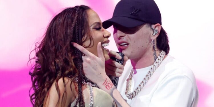 Peso Pluma y Anitta, son novios