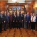 AMLO recibe a congresistas americanos.