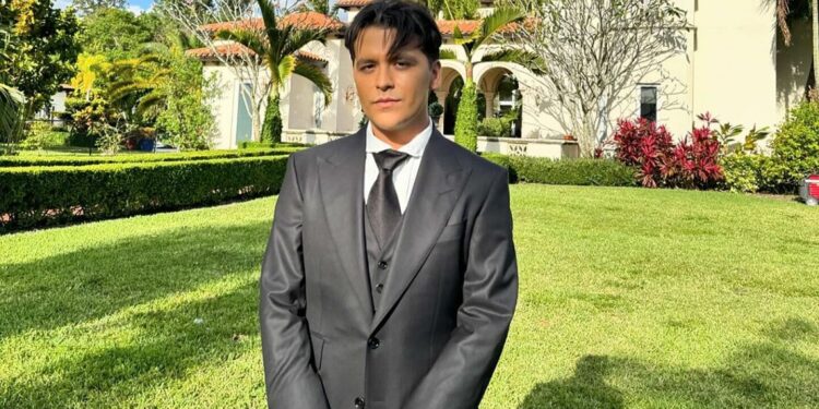 Christian Nodal presumió una íntima imagen que los fans no le perdonaron por esta razón