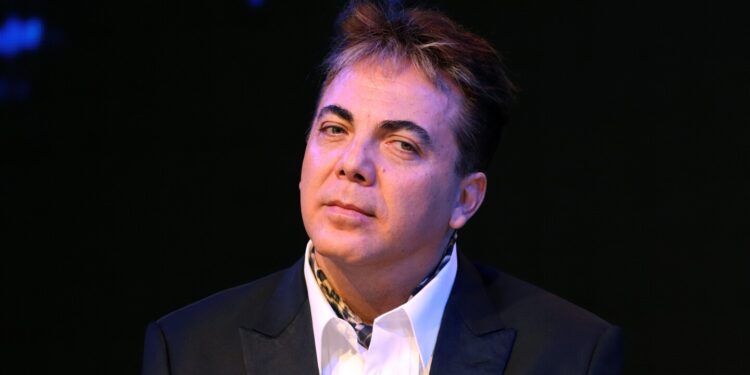 Cristian Castro sorprende al presentar a su tercera novia en lo que va del año, ¿quién es?