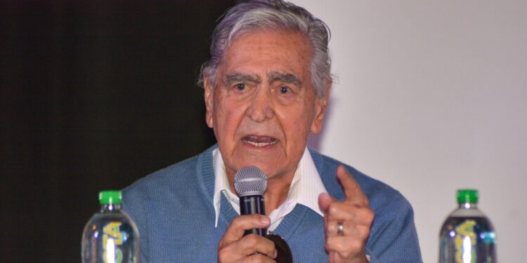 Eric del Castillo reveló que será operado de la espalda por un viejo accidente: 'No puedo estar parado'
