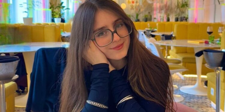 La tiktoker RoRo Bueno, criticada por cocinarle a su novio: su contundente respuesta