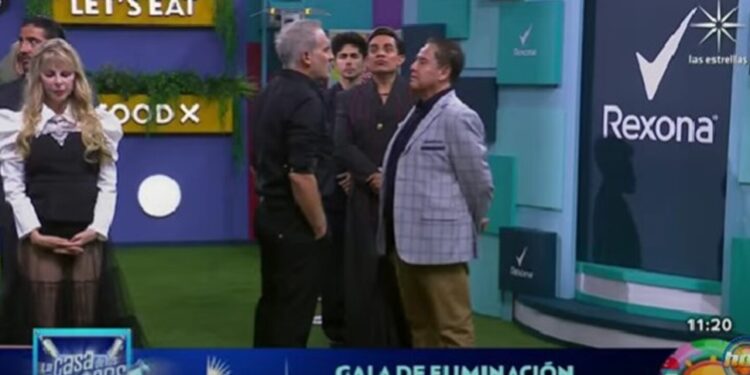 ¡Sin piedad! Arath de la Torre encaró a Mario Bezares y le pidió que se fuera de LCDLFM por esta dura razón