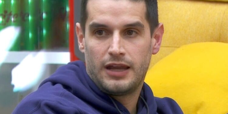 adrian marcelo es psicologo