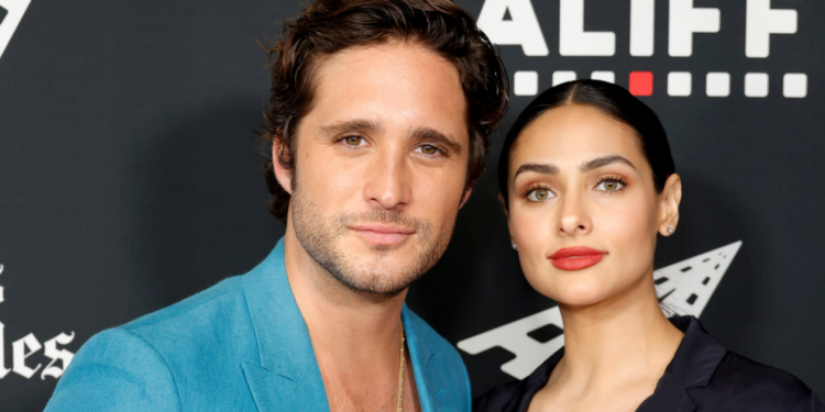 Tunden a Diego Boneta por hacerle una broma a su novia Renata Notni: ¿qué pasó?