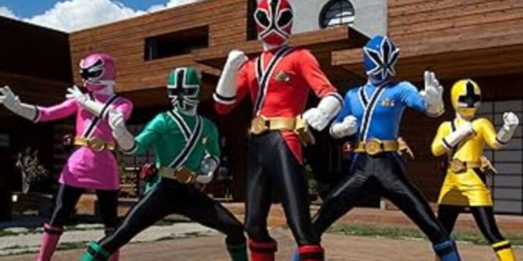 Un actor de 'Power Rangers' es buscado intensamente por la policía tras agredir a un anciano: ¿qué pasó?
