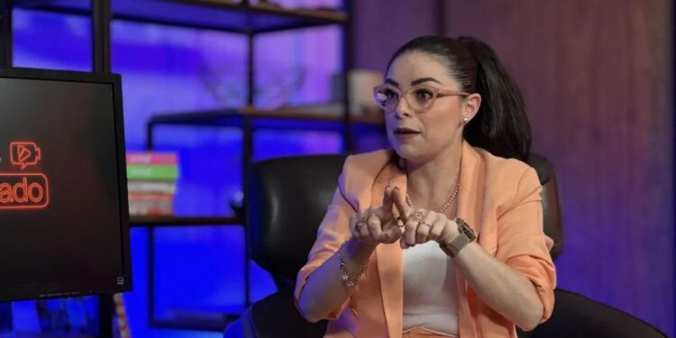 Violeta Isfel rompió el silencio y reveló por qué se alejó de sus padres tras años de terapia