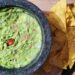 ¡Del guacamole a los chilaquiles! VIDEOS de platillos mexicanos arruinados por extranjeros de la peor forma