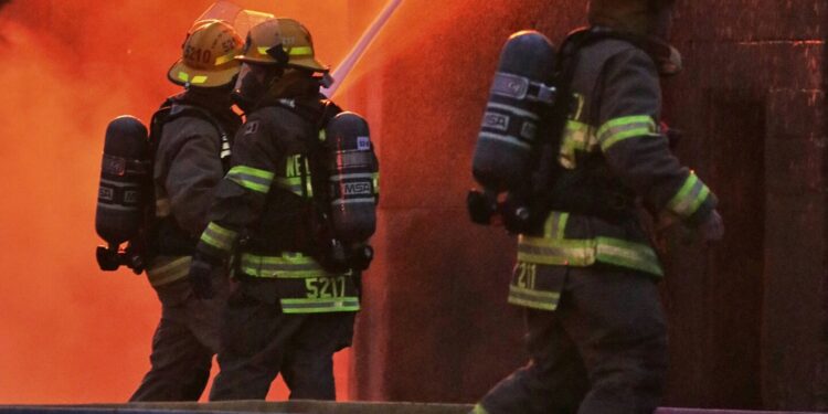 ¡Envuelta en llamas! Se incendia la villa de Marc Anthony en República Dominicana: el impactante VIDEO