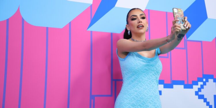 ¡Karime Pindter no está sola! Así suena la canción que crearon para apoyarla en LCDLFM: VIDEO