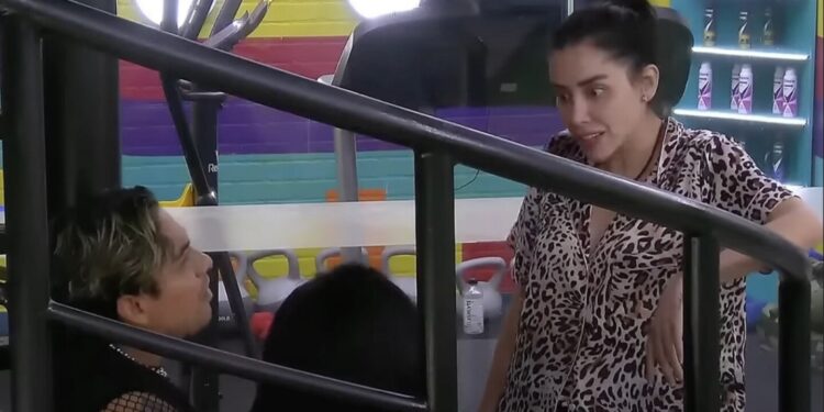 ¡No pudo más! Karime Pindter aclaró las cosas con Ricardo Peralta y Gomita en LCDLFM: 'Caían gordos'