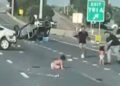 ¡Terrible! Dos bebés salieron expulsados de un auto tras un fuerte accidente en plena carretera: VIDEO