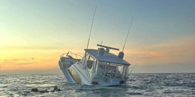 ¡Terror en Yucatán! Un yate se hunde y sus tripulantes quedan a la deriva