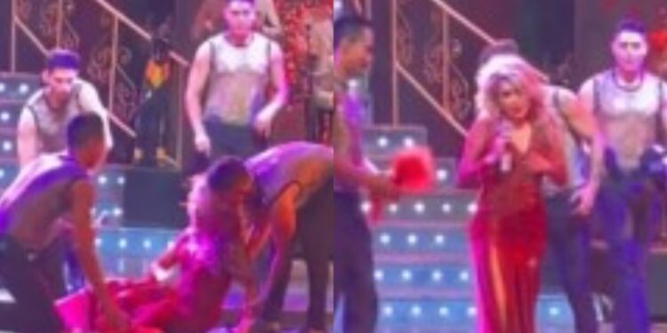 Dulce sufrió una terrible caída en el escenario que alarmó a todos: el VIDEO del momento