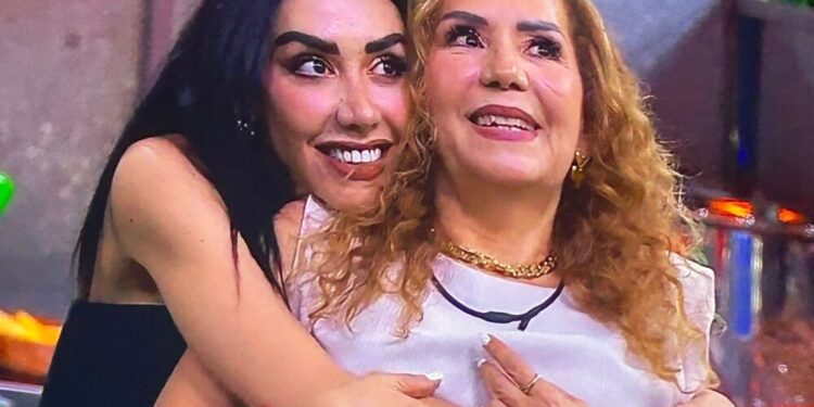 Karime Pindter y su madre Isabel Heredia